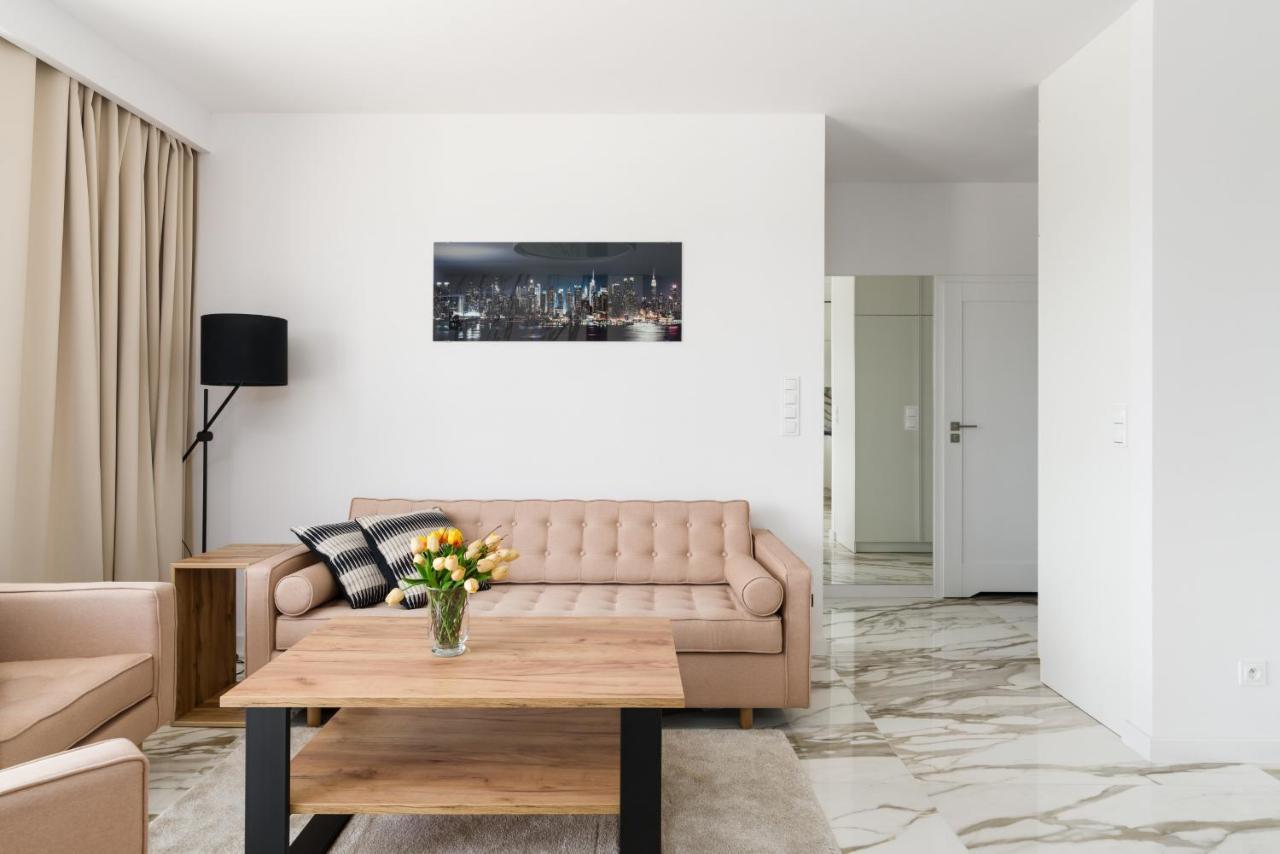 Esencja With Free Parking Garbary 104 By Renters * Poznan