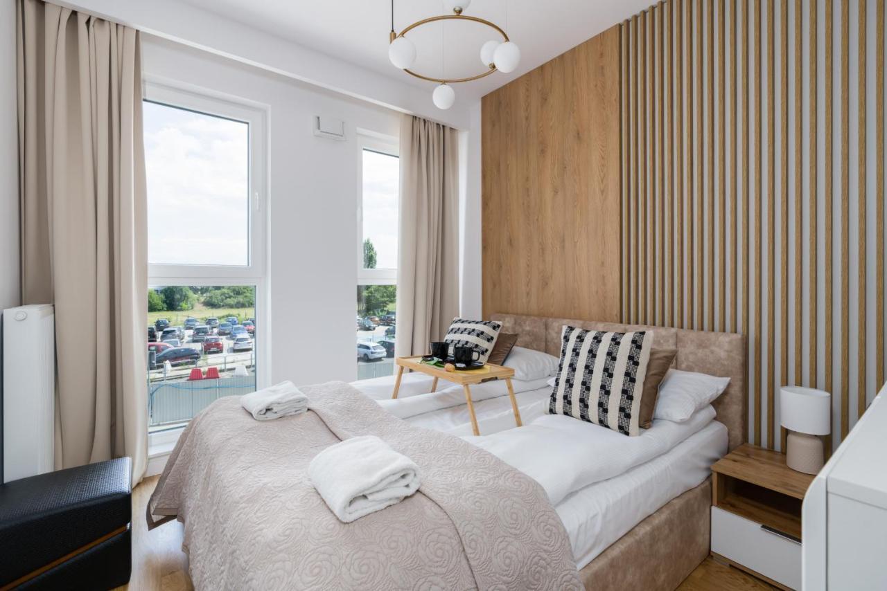 Esencja With Free Parking Garbary 104 By Renters Poznan