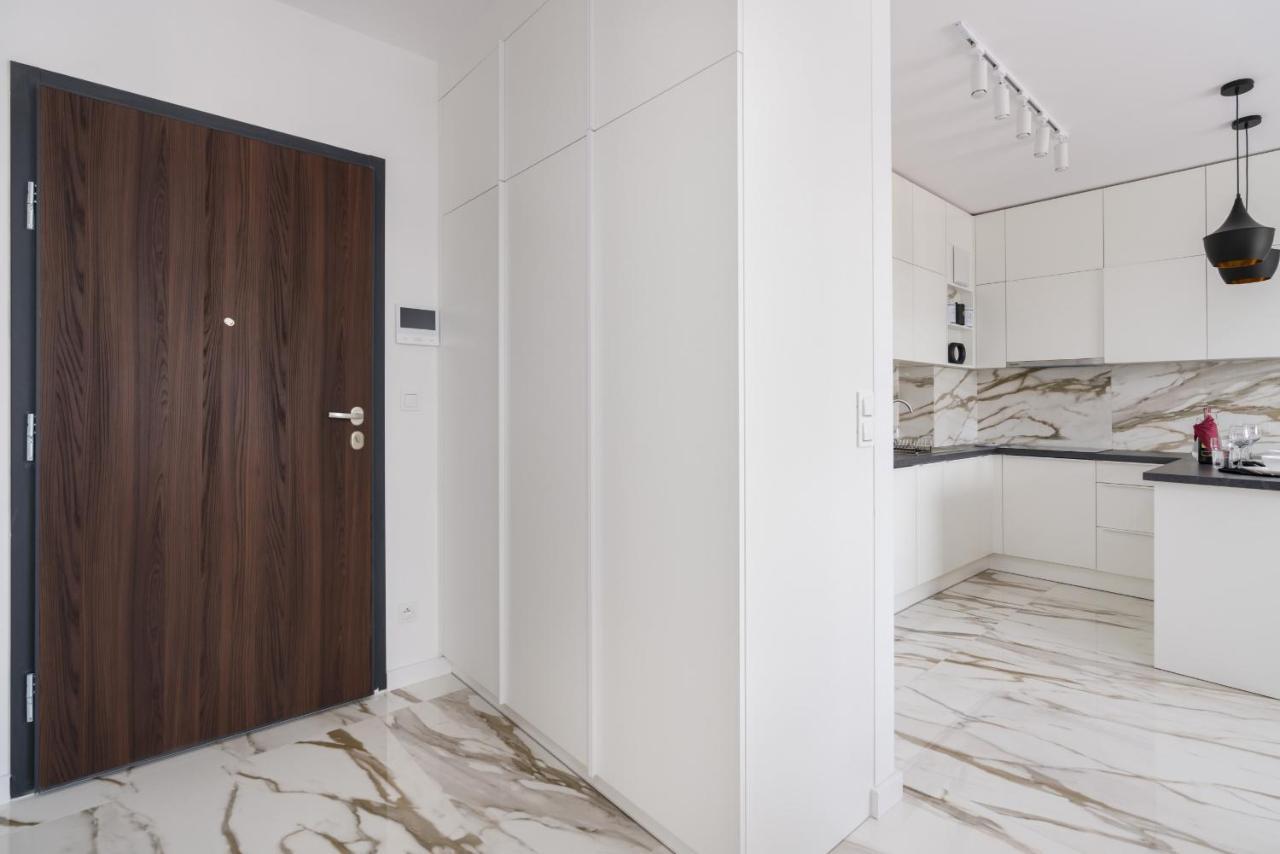 Esencja With Free Parking Garbary 104 By Renters Apartment Poznan