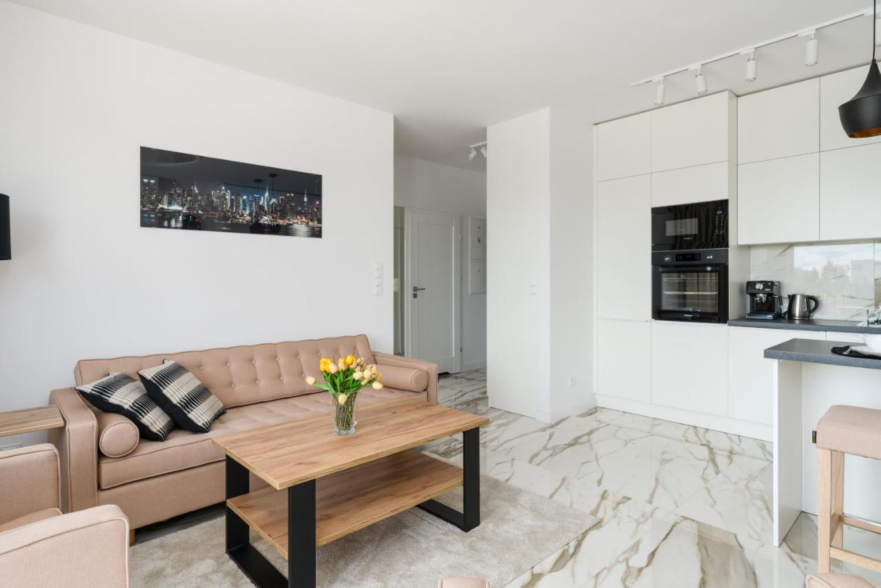 Esencja With Free Parking Garbary 104 By Renters Poznan