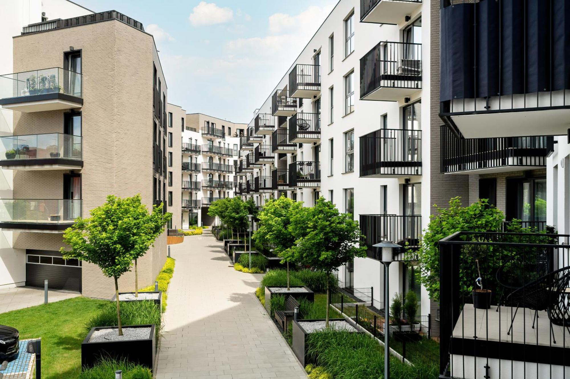Apartment Esencja With Free Parking Garbary 104 By Renters