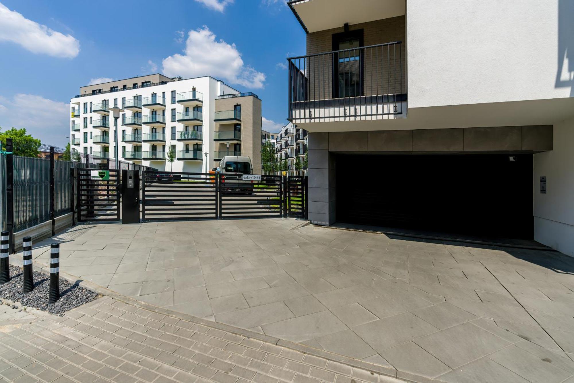 Apartment Esencja With Free Parking Garbary 104 By Renters *