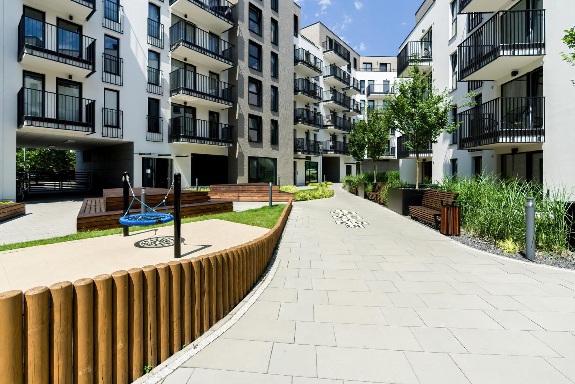 Esencja With Free Parking Garbary 104 By Renters Apartment Poznan