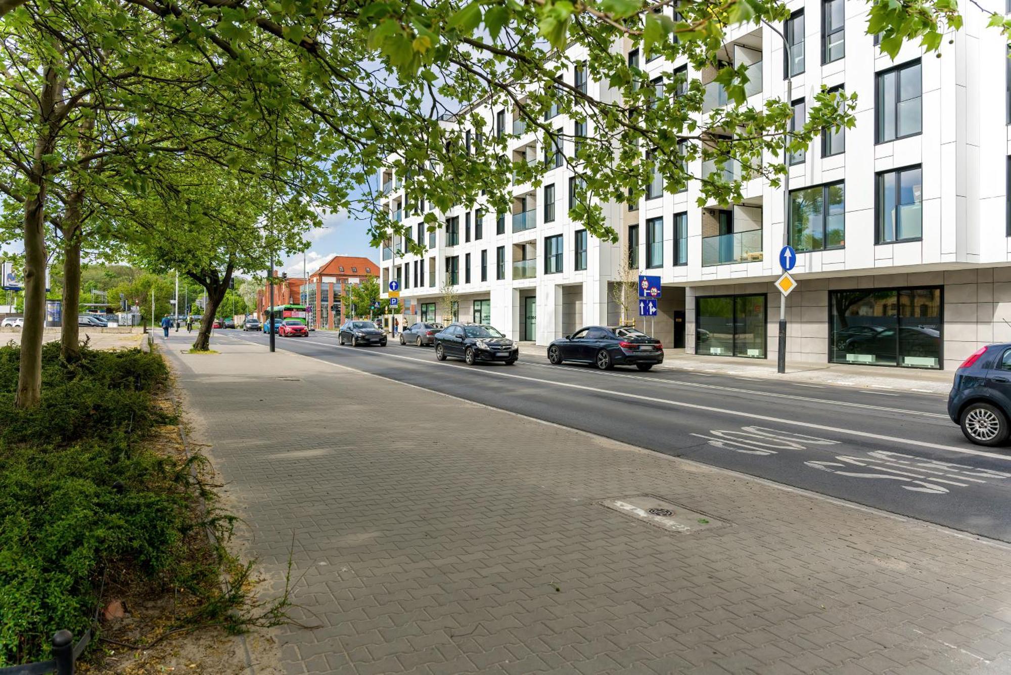 Esencja With Free Parking Garbary 104 By Renters Poznan